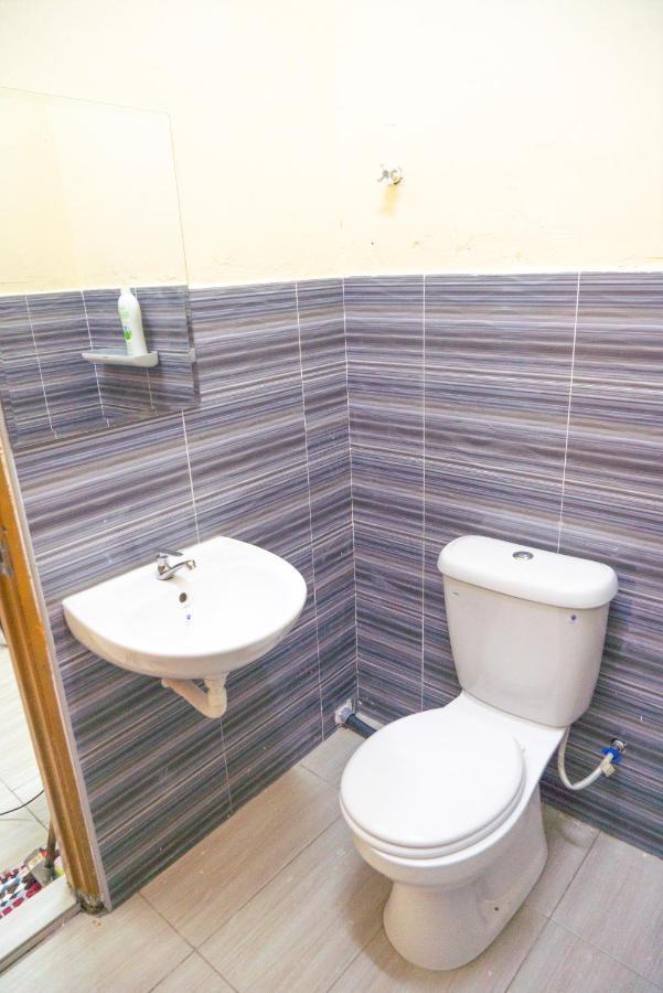 Adorable 3-Bedroom Home With Pool, Wi-Fi And Bbq Rembau Екстер'єр фото