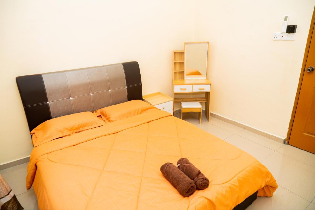 Adorable 3-Bedroom Home With Pool, Wi-Fi And Bbq Rembau Екстер'єр фото